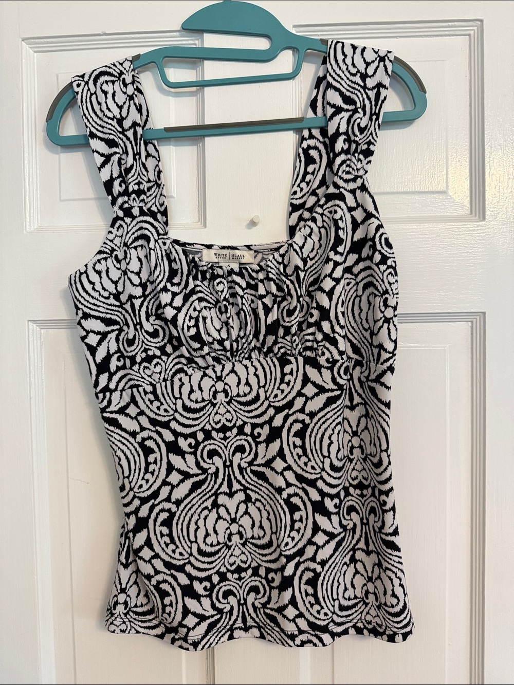 White House Black Market Black & White Damask Tank